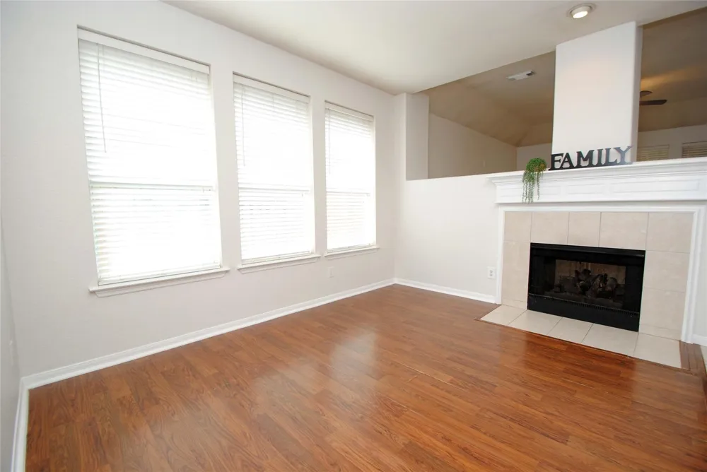 10519 Village Lake Drive Missouri City, TX 77459