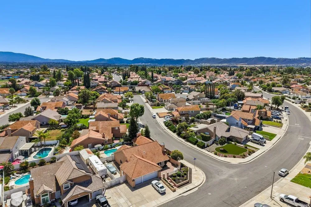 25430 Blackthorne Drive Murrieta, CA 92563