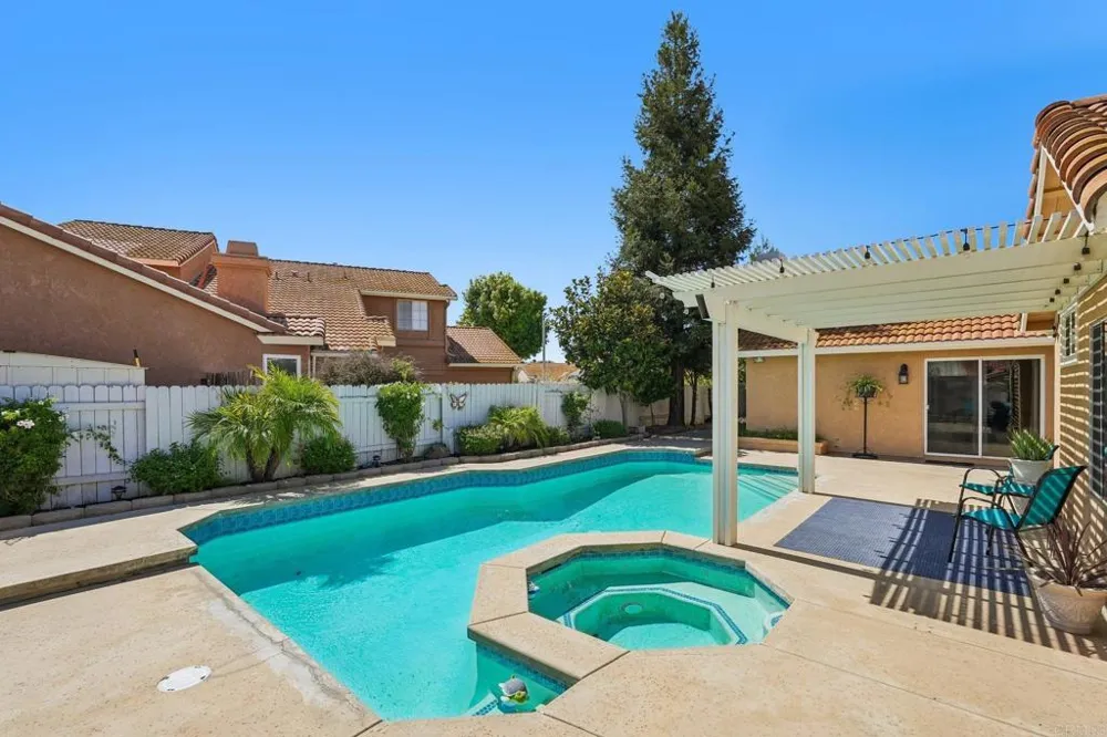 25430 Blackthorne Drive Murrieta, CA 92563