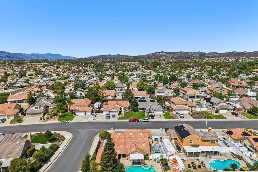 25430 Blackthorne Drive Murrieta, CA 92563
