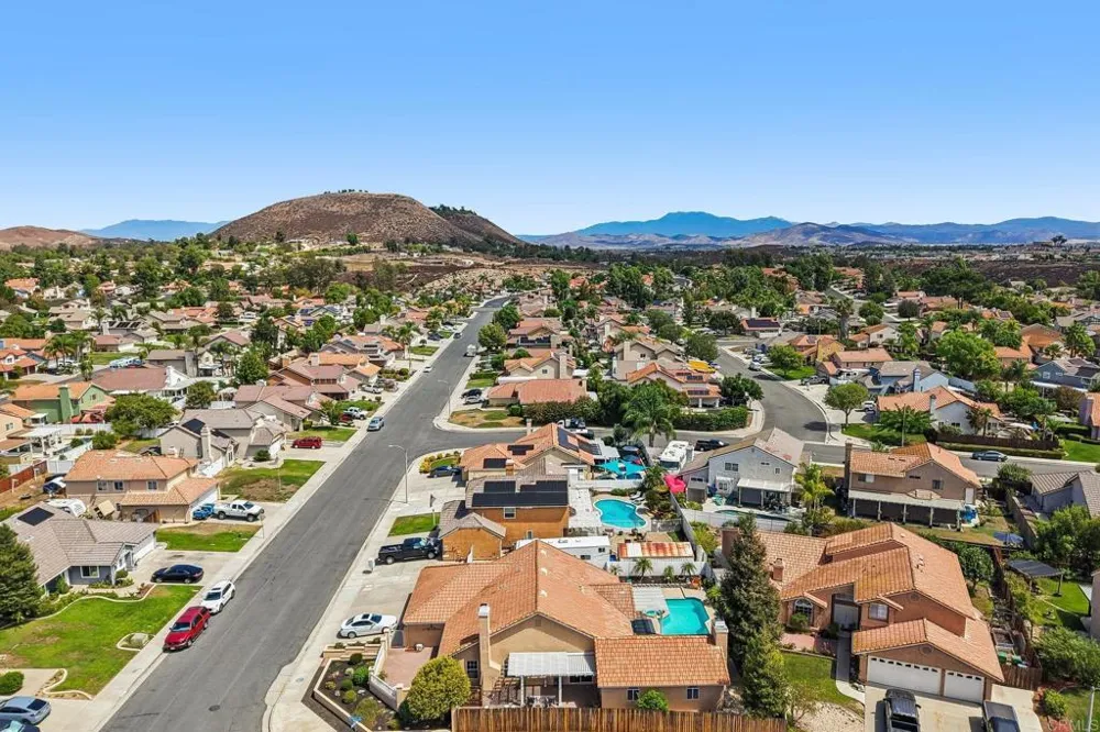 25430 Blackthorne Drive Murrieta, CA 92563