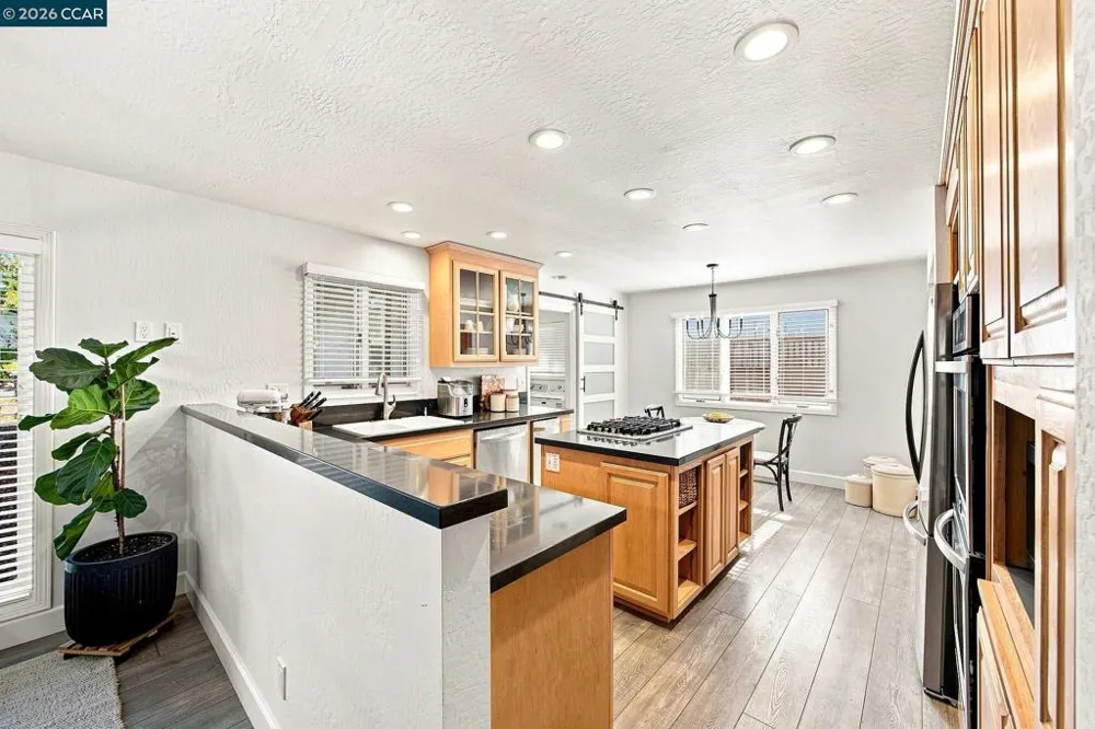 19 Inverness Dr Napa, CA 94558