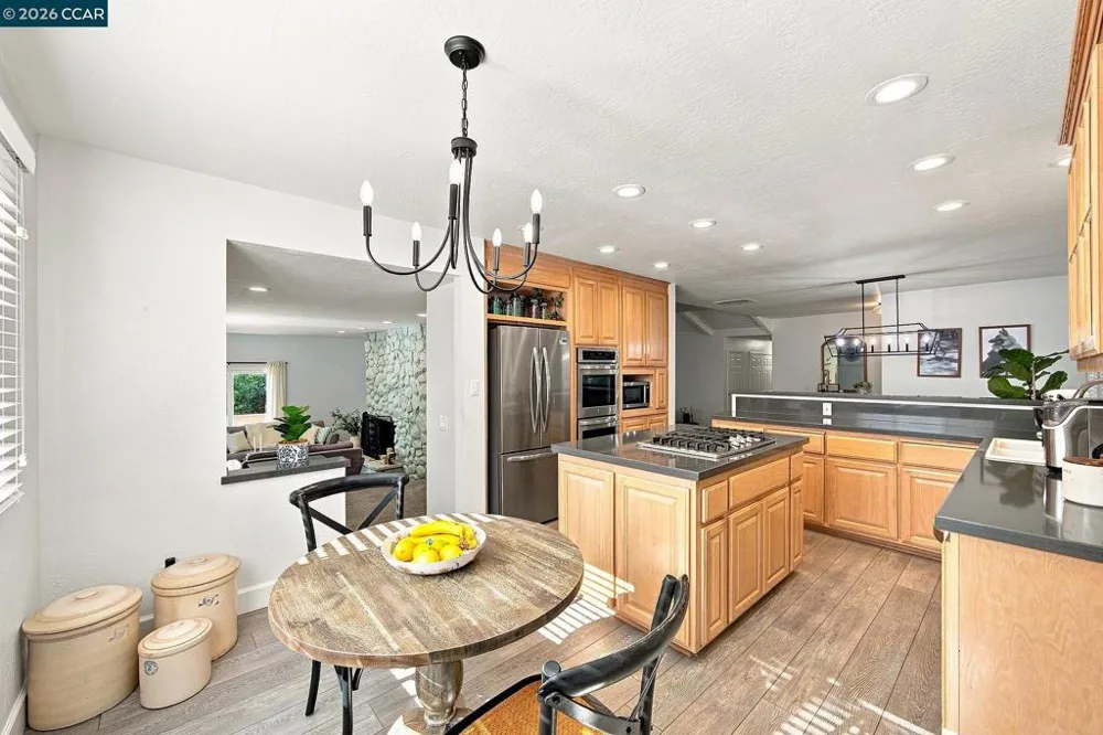 19 Inverness Dr Napa, CA 94558