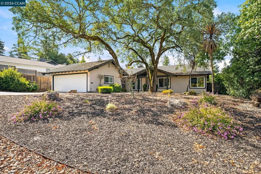 19 Inverness Dr Napa, CA 94558