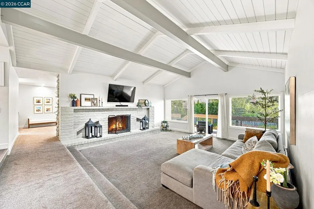 19 Inverness Dr Napa, CA 94558