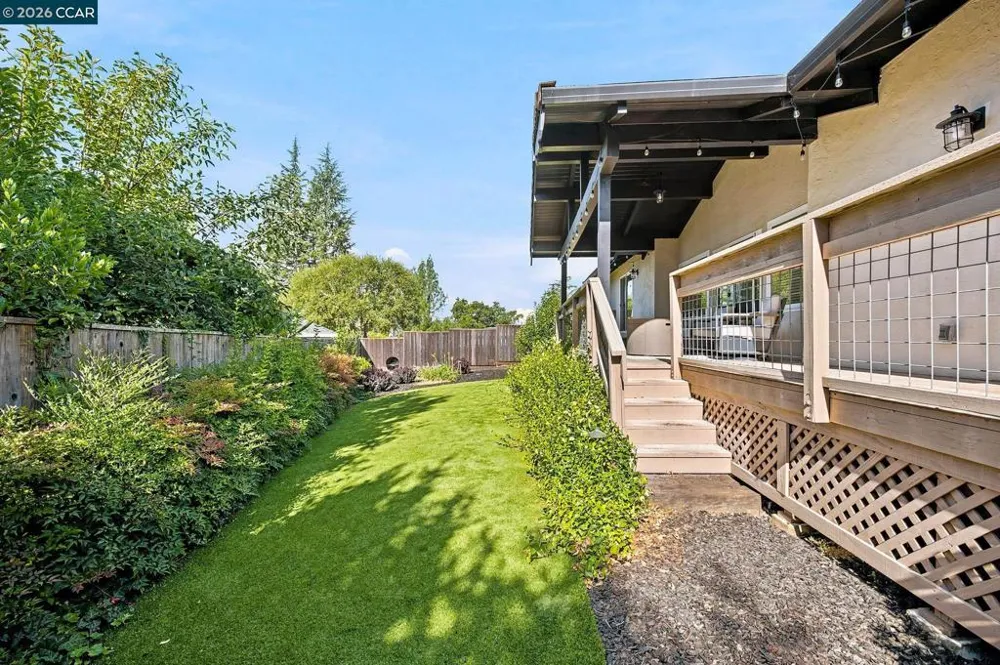 19 Inverness Dr Napa, CA 94558