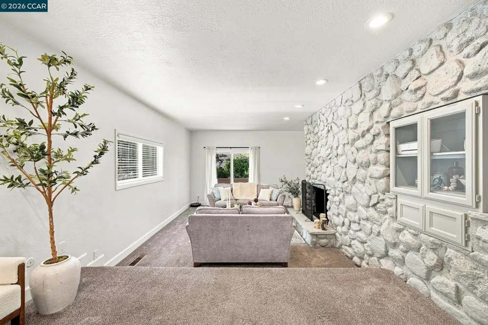 19 Inverness Dr Napa, CA 94558