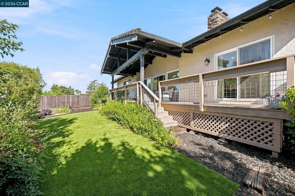 19 Inverness Dr Napa, CA 94558