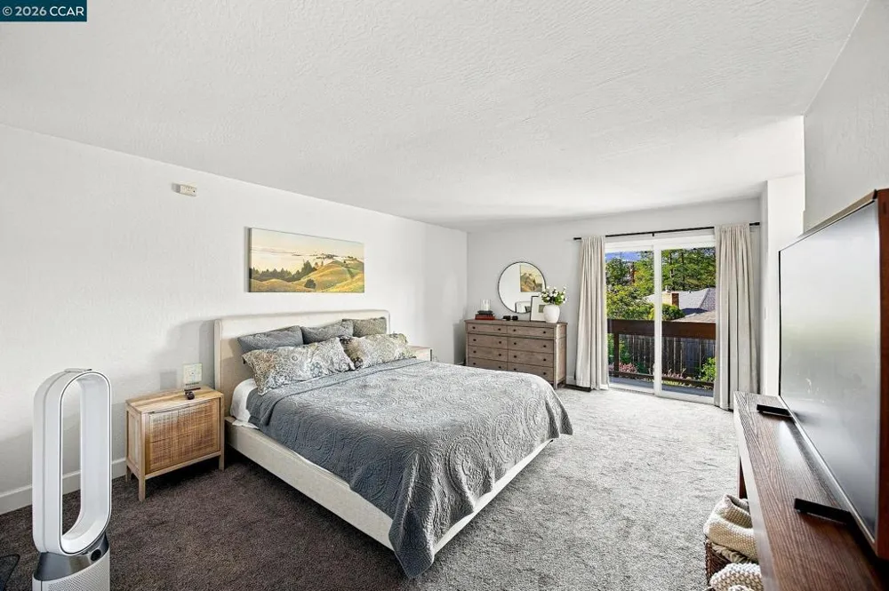 19 Inverness Dr Napa, CA 94558
