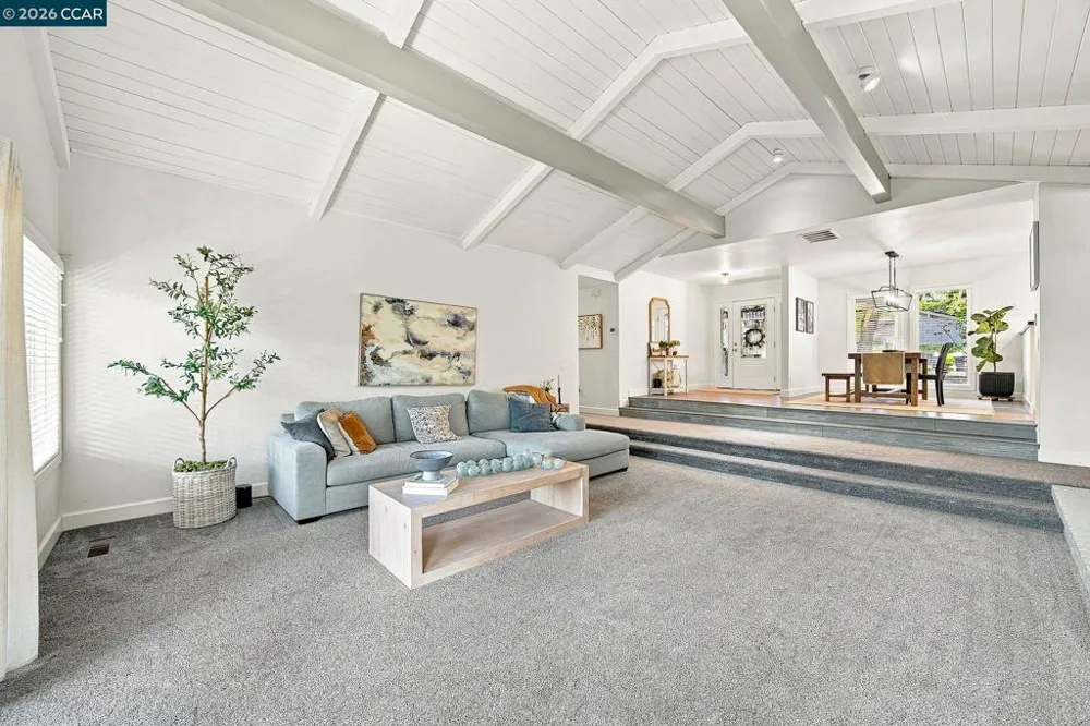 19 Inverness Dr Napa, CA 94558