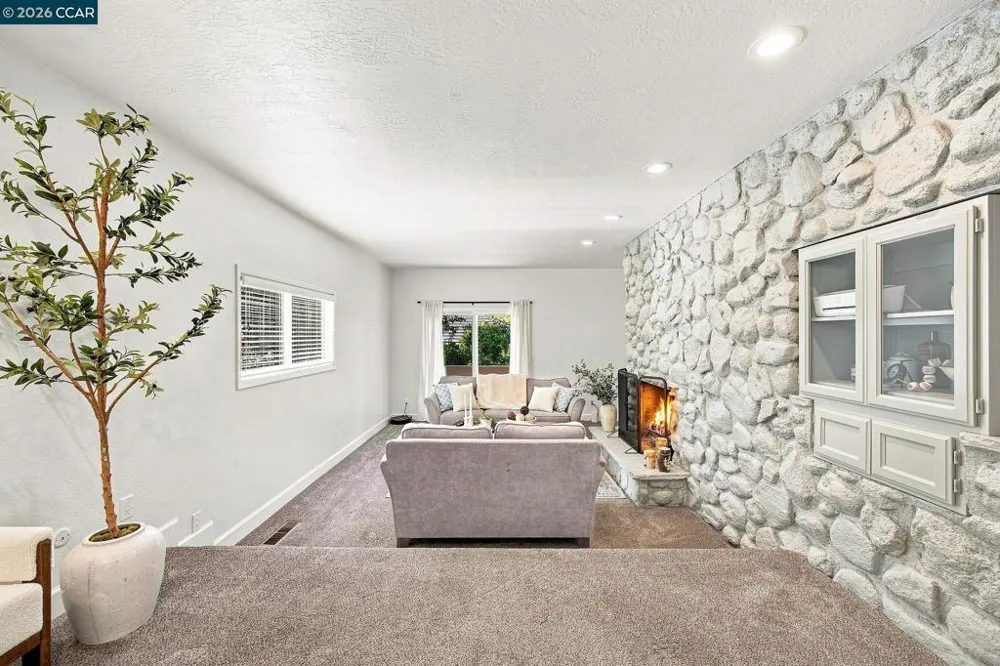19 Inverness Dr Napa, CA 94558