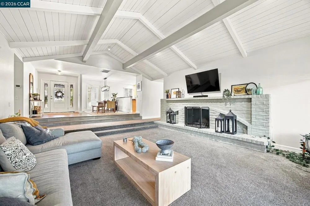 19 Inverness Dr Napa, CA 94558