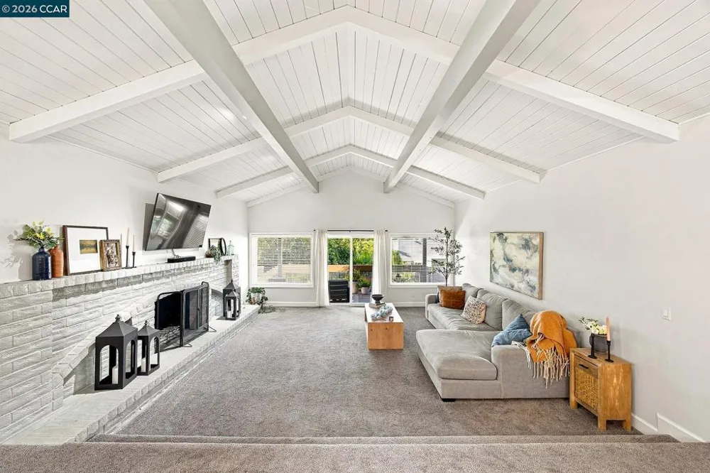 19 Inverness Dr Napa, CA 94558