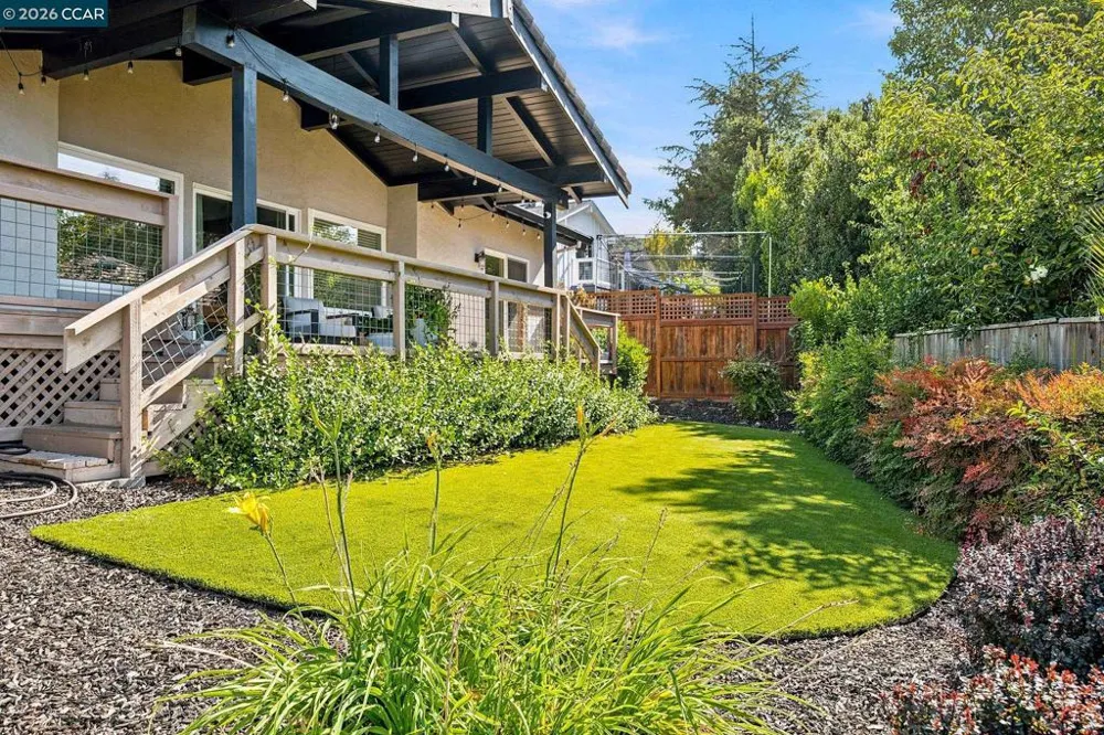 19 Inverness Dr Napa, CA 94558