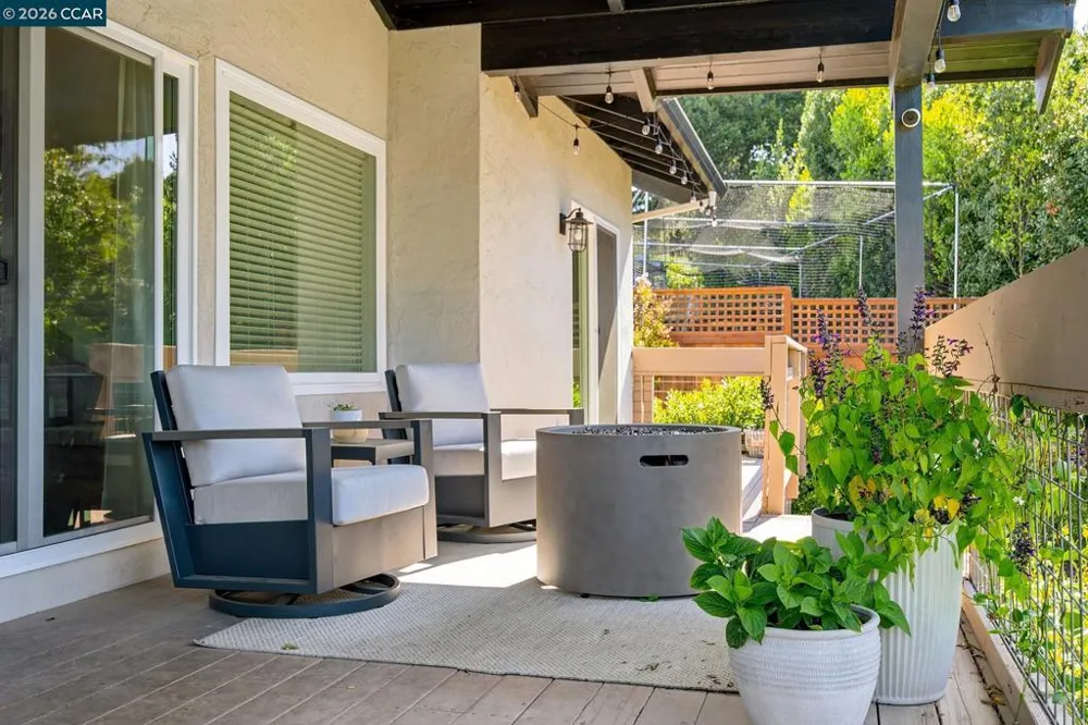 19 Inverness Dr Napa, CA 94558