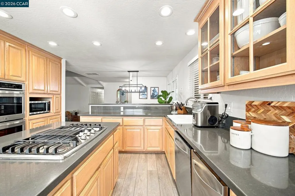 19 Inverness Dr Napa, CA 94558