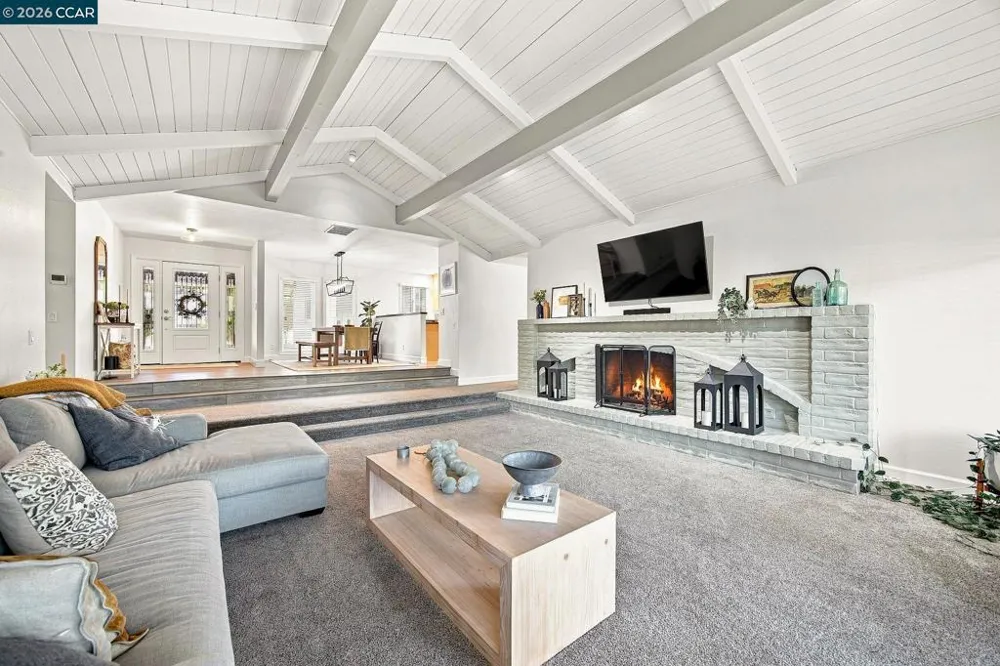 19 Inverness Dr Napa, CA 94558