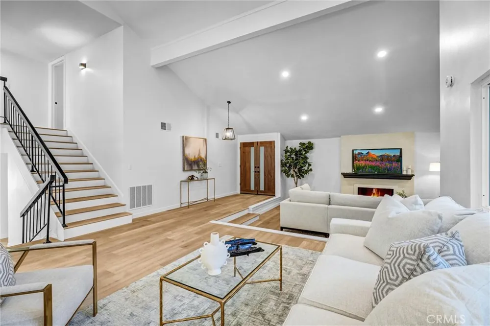 27064 Esward Drive Calabasas, CA 91301