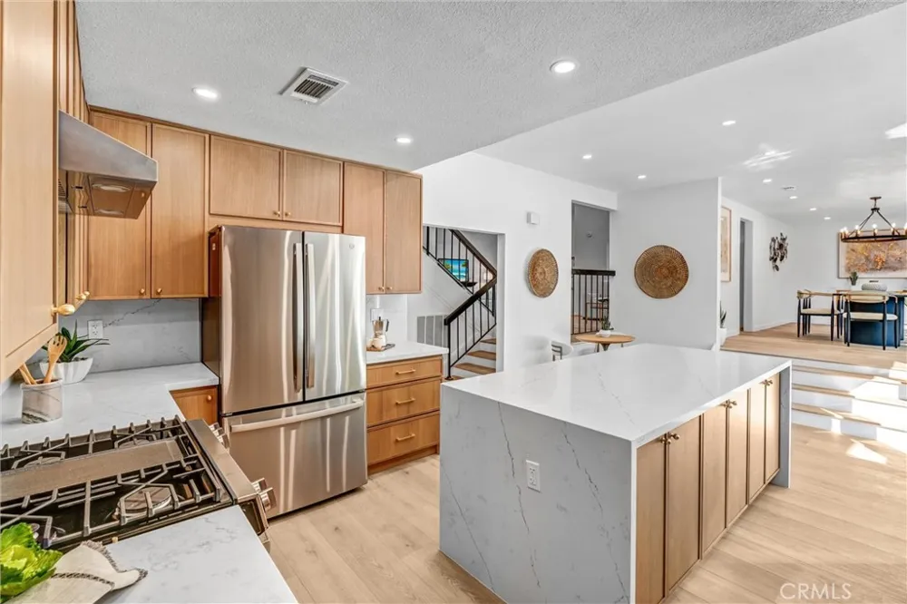 27064 Esward Drive Calabasas, CA 91301