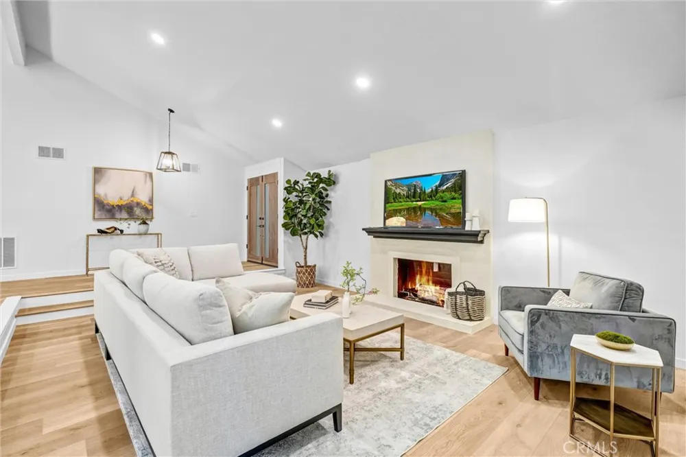 27064 Esward Drive Calabasas, CA 91301