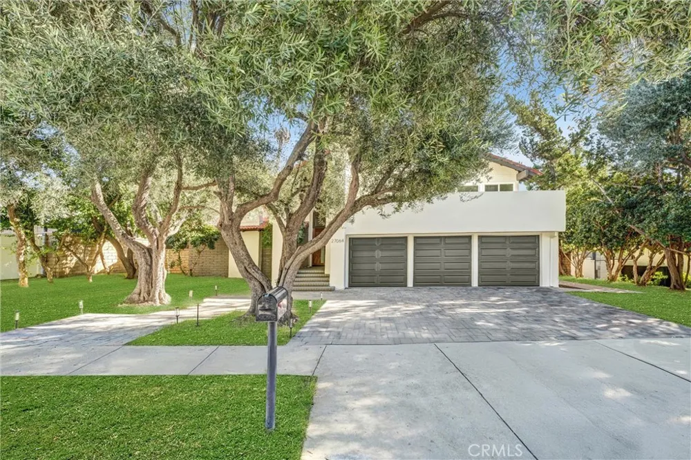 27064 Esward Drive Calabasas, CA 91301