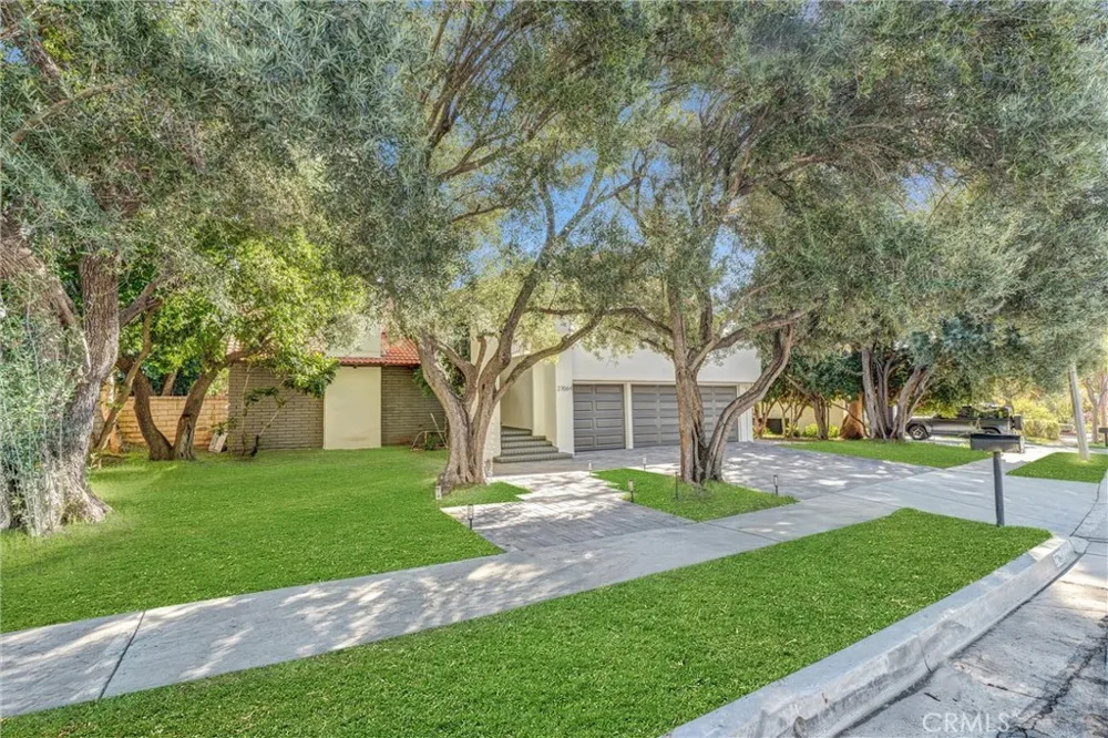 27064 Esward Drive Calabasas, CA 91301