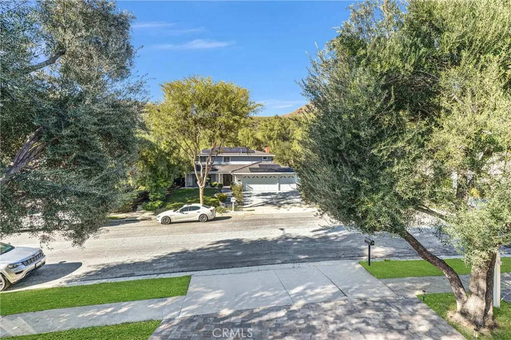 27064 Esward Drive Calabasas, CA 91301