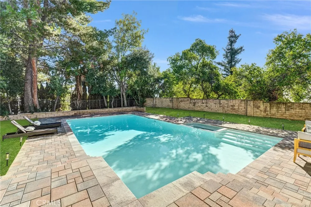 27064 Esward Drive Calabasas, CA 91301