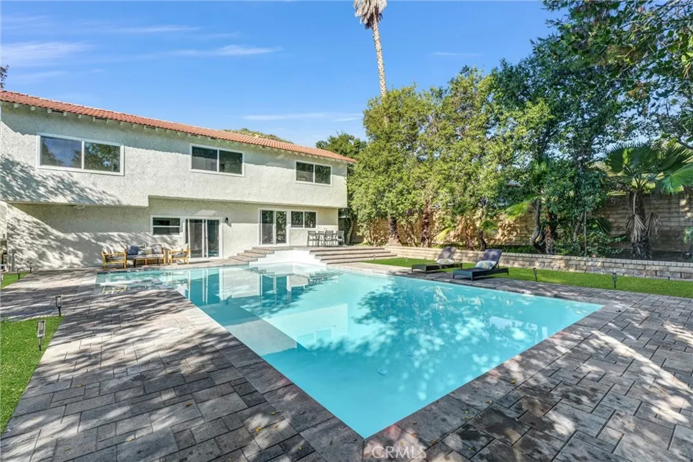 27064 Esward Drive Calabasas, CA 91301