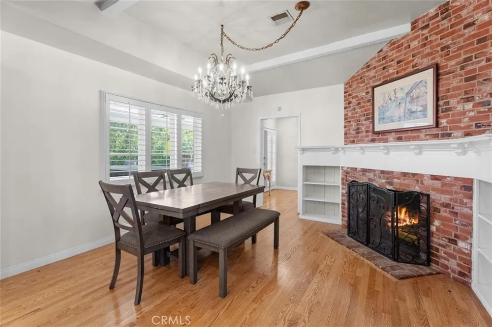 8756 Encino Avenue Sherwood Forest, CA 91325