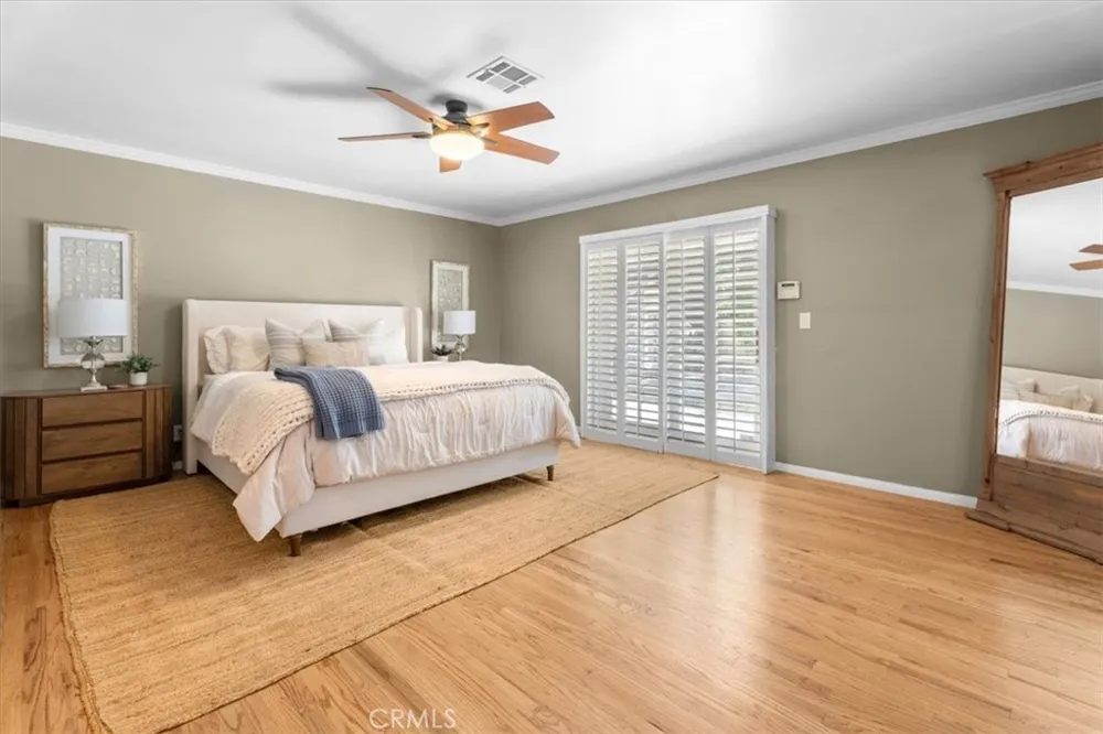 8756 Encino Avenue Sherwood Forest, CA 91325