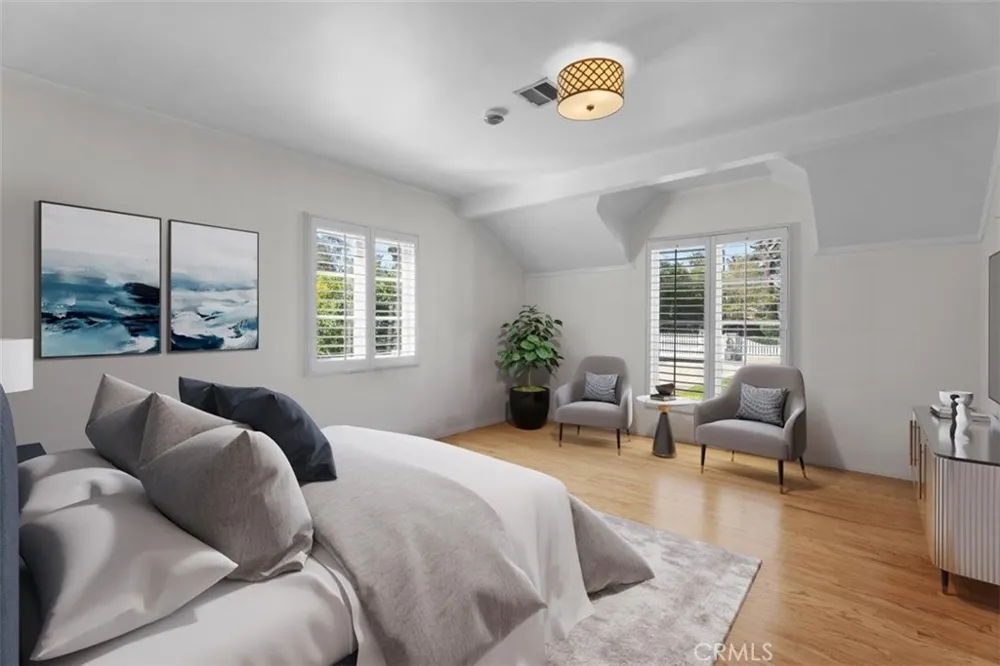 8756 Encino Avenue Sherwood Forest, CA 91325