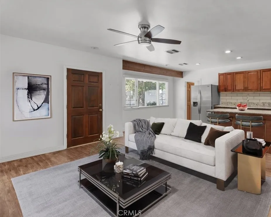 8756 Encino Avenue Sherwood Forest, CA 91325