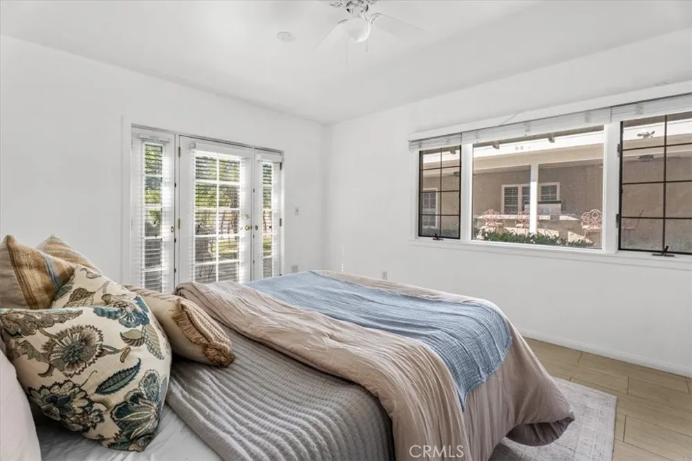 8756 Encino Avenue Sherwood Forest, CA 91325