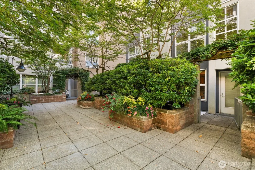 10042 Main Street #112 Bellevue, WA 98004