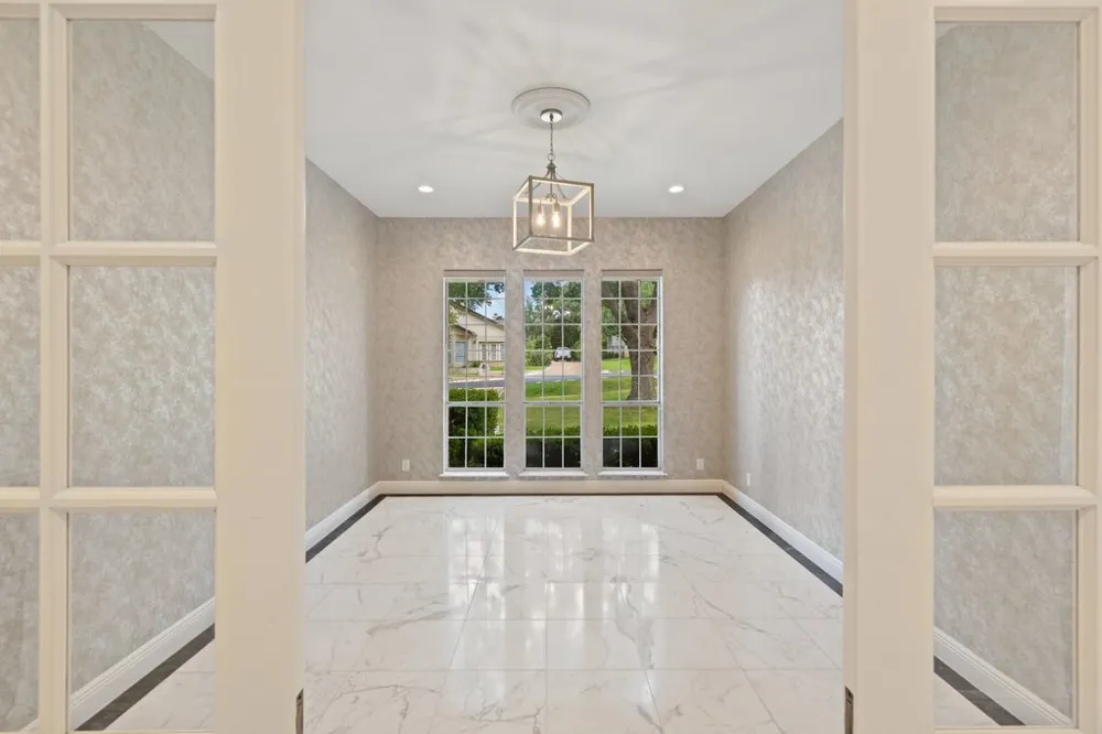 17 Hedgebrook Way The Hills, TX 78738