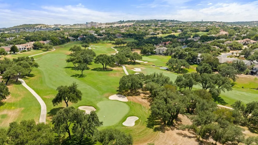17 Hedgebrook Way The Hills, TX 78738