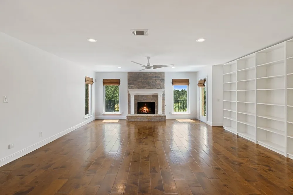 17 Hedgebrook Way The Hills, TX 78738
