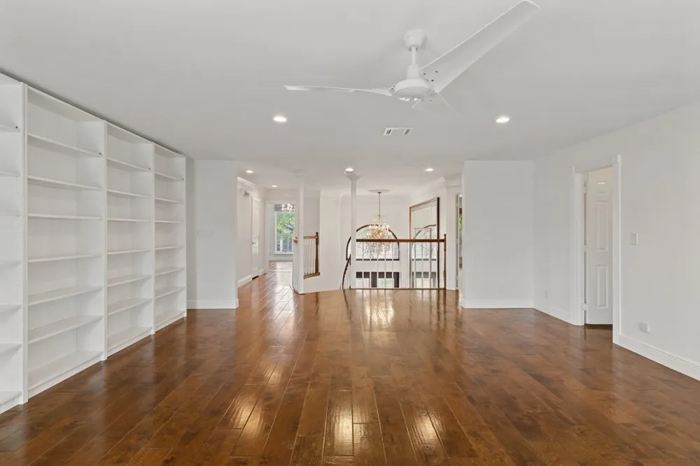 17 Hedgebrook Way The Hills, TX 78738