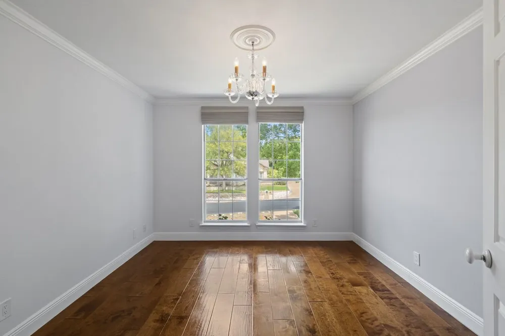 17 Hedgebrook Way The Hills, TX 78738