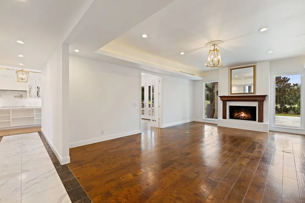 17 Hedgebrook Way The Hills, TX 78738