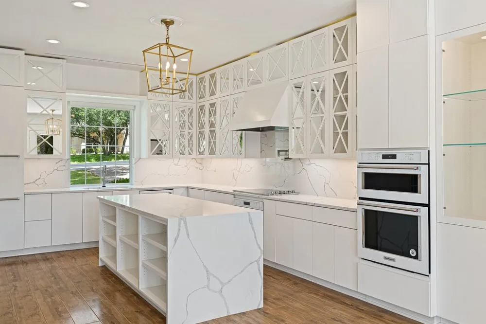 17 Hedgebrook Way The Hills, TX 78738