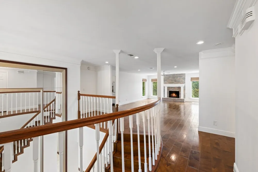17 Hedgebrook Way The Hills, TX 78738
