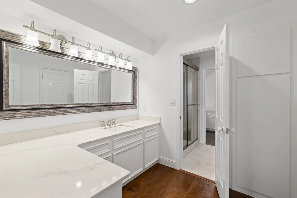 17 Hedgebrook Way The Hills, TX 78738