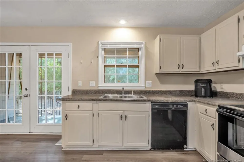 733 Goodyear Drive Spring Lake, NC 28390