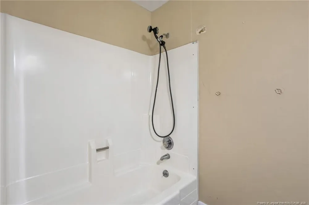 733 Goodyear Drive Spring Lake, NC 28390