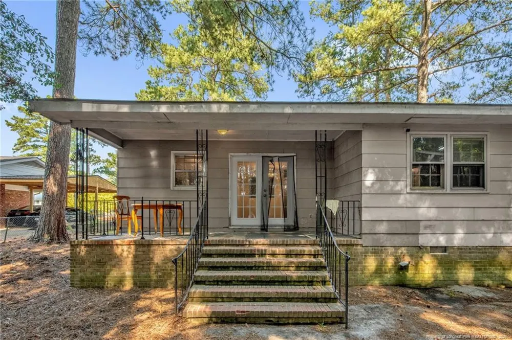 733 Goodyear Drive Spring Lake, NC 28390