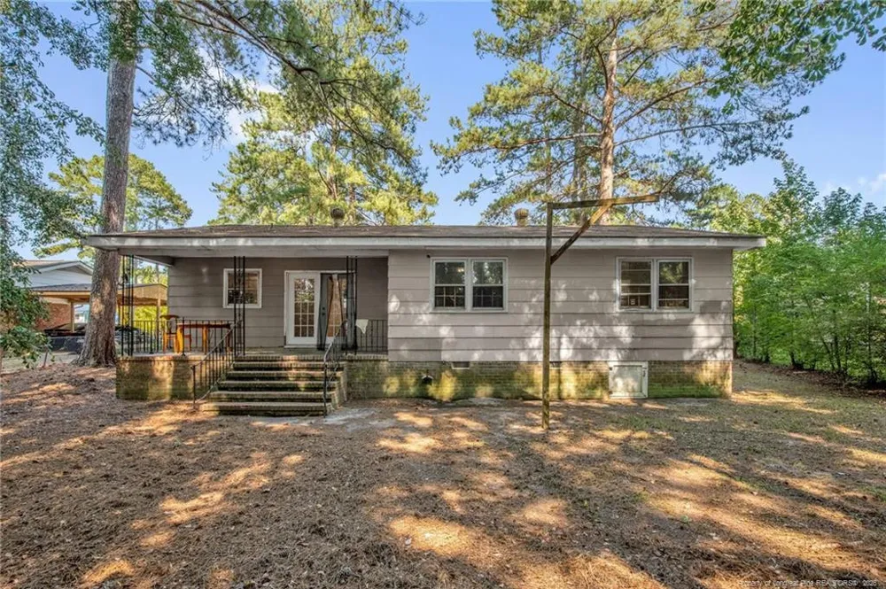 733 Goodyear Drive Spring Lake, NC 28390