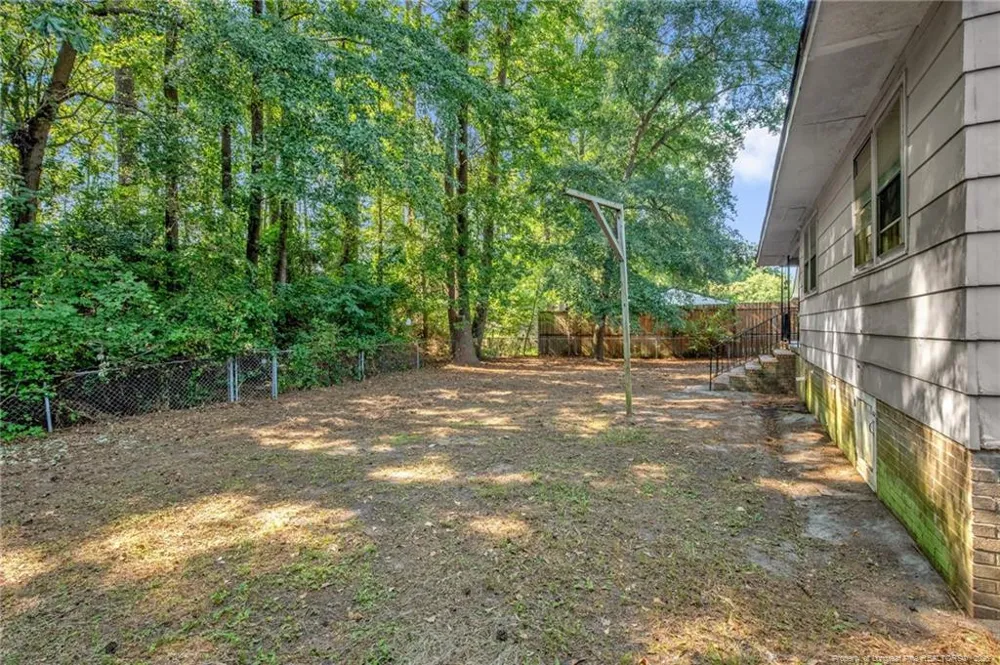 733 Goodyear Drive Spring Lake, NC 28390