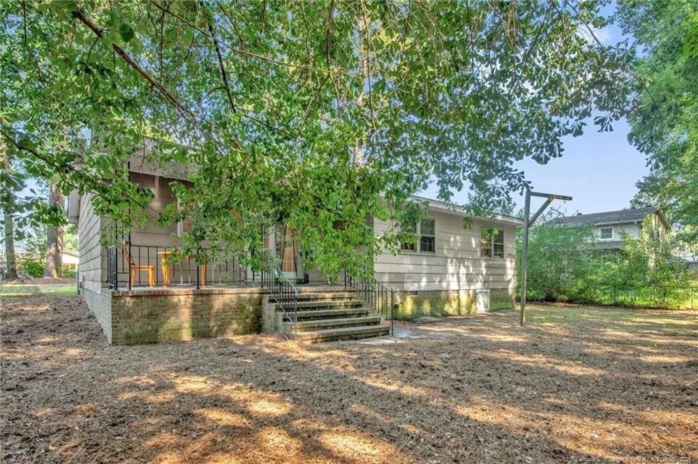733 Goodyear Drive Spring Lake, NC 28390